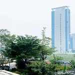 Modern Look 2Br Springlake Summarecon Bekasi Apartment By Travelio